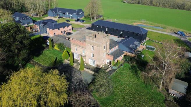4 bed property, in Upper Bedfords Farmhouse, £1,250,000