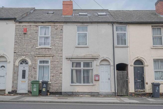 2 bed property, in Bloxwich Road, £130,000