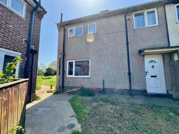 2 bed property, in Fern Crescent, £55,000