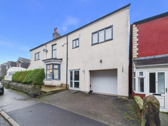 5 bed property, in Mount View Road, £365,000