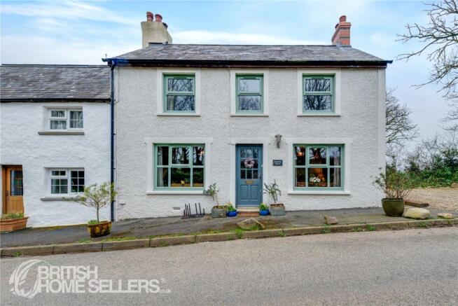 2 bed property, in Castlemorris, £270,000
