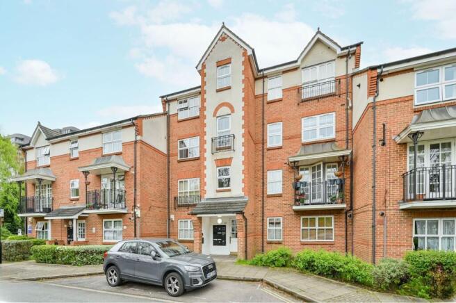1 bed property, in Midland Terrace, £250,000
