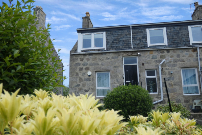 2 bed property, in Bright Street, £180,000