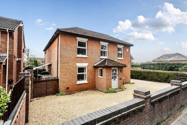 4 bed property, in Brook Lane, £695,000
