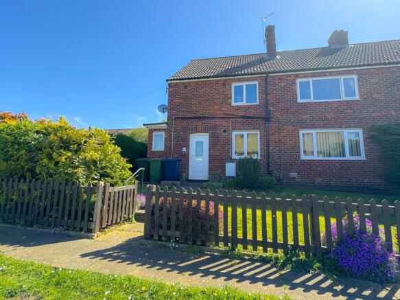2 bed property, in Woodrow Avenue, £110,000