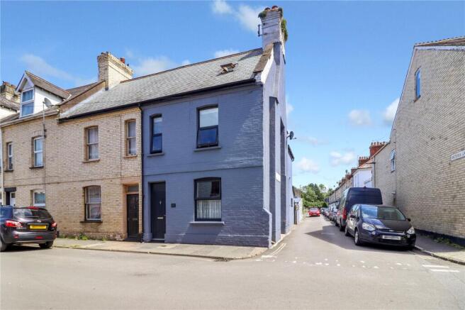 5 bed property, in Victoria Street, £320,000