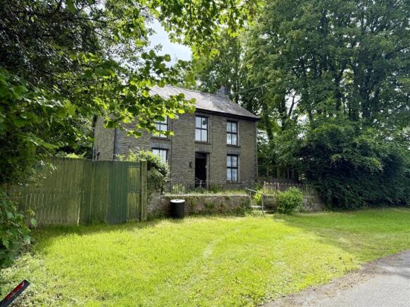 4 bed property, in Silian, £300,000