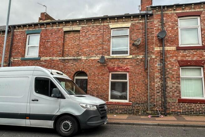 2 bed property, in 5 & 5a Shakespeare Street, £82,000