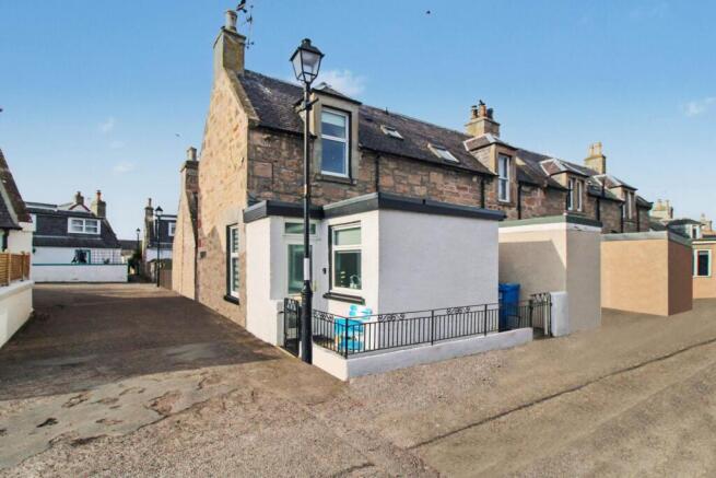 1 bed property, in Park Street, £150,000