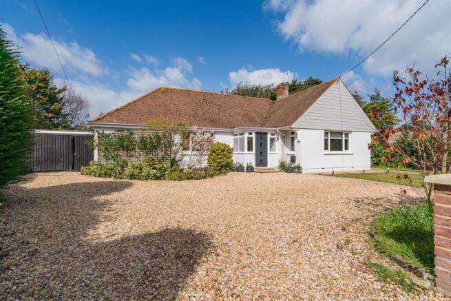 4 bed property, in Bembridge, £775,000