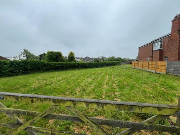 Land, in Willingham Road, £75,000