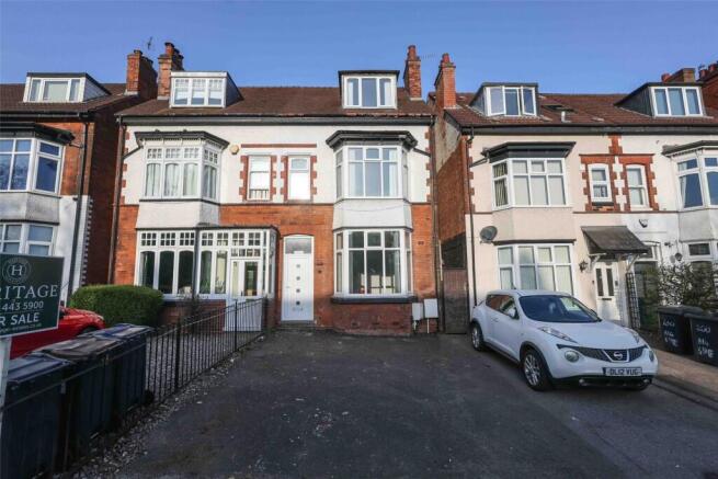 5 bed property, in Alcester Road South, £450,000
