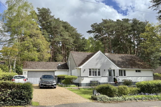 4 bed property, in Ashley Drive South, £875,000