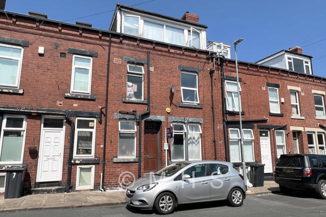 2 bed property, in Knowle Grove, £179,950