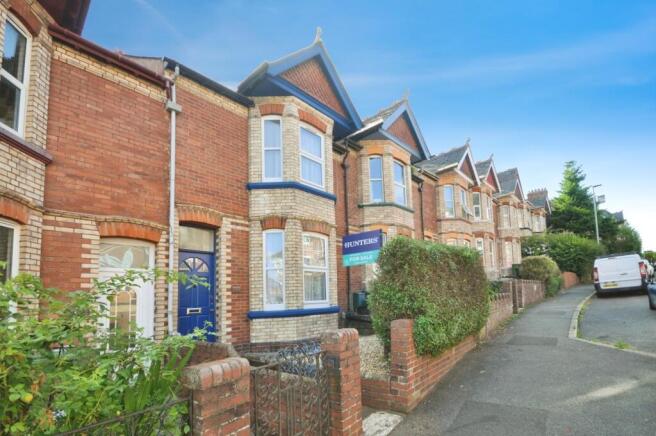 5 bed property, in Mount Pleasant Road, £495,000