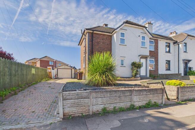 3 bed property, in Park View, £140,000