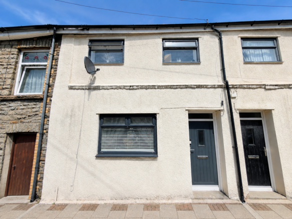3 bed property, in Brook Street, £144,995
