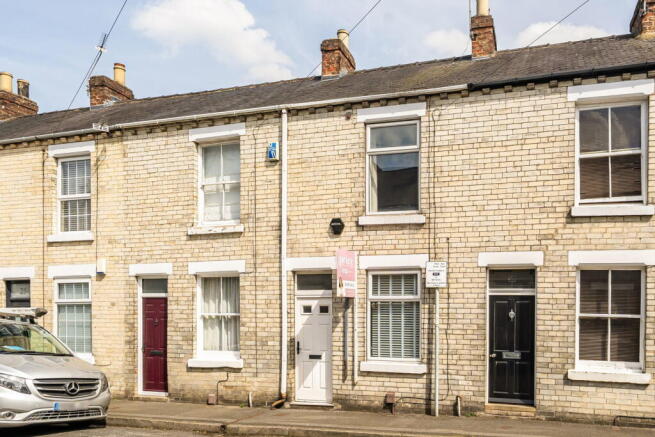 2 bed property, in Falconer Street, £220,000