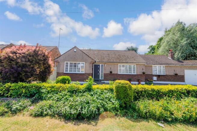 2 bed property, in Middle Street, £700,000