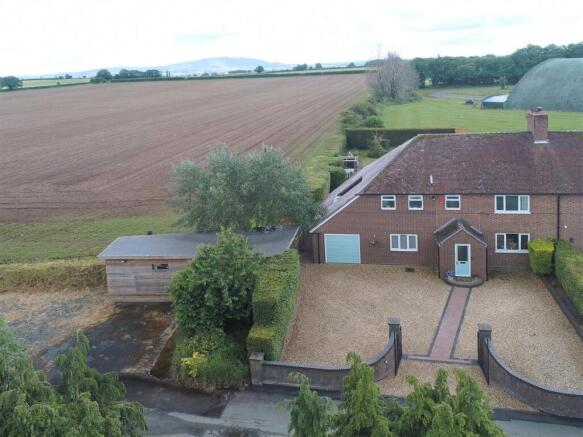 4 bed property, in Crabtree Lane, £475,000