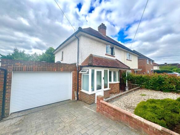 2 bed property, in Fentum Road, £450,000