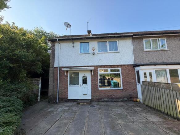 2 bed property, in Sandyhill Road, £160,000