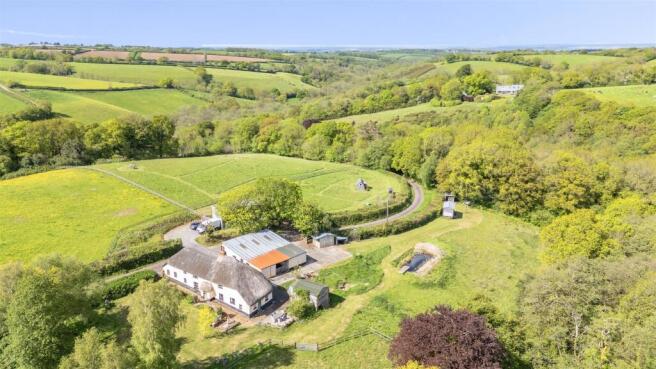 4 bed property, in Spreyton, £650,000