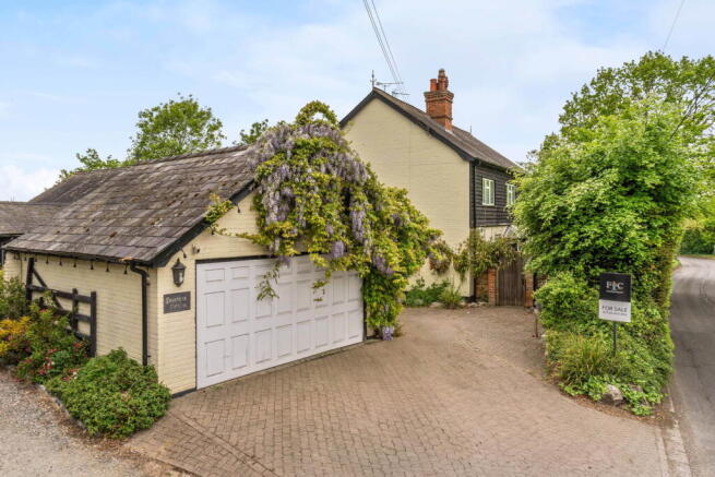 3 bed property, in Cottered, £750,000
