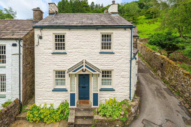 2 bed property, in Gardy Cottage, £285,000