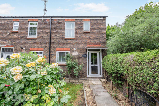 3 bed property, in Glimpsing Green, £350,000