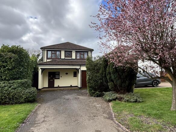 4 bed property, in Well End Road, £1,000,000