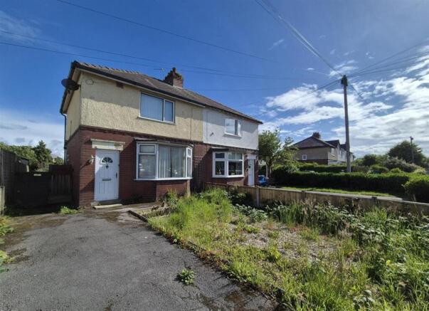 2 bed property, in Preston Road, £205,000