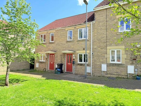 2 bed property, in Marleys Way, £225,000