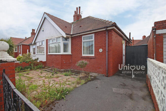 3 bed property, in Cranleigh Avenue, £145,000