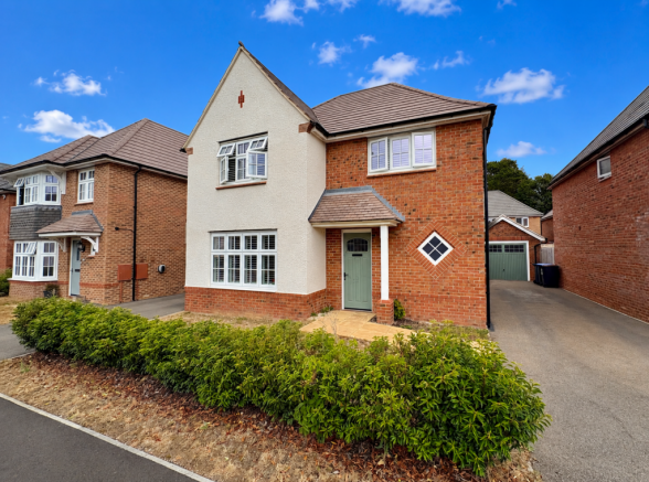 4 bed property, in Devon Way, £459,995