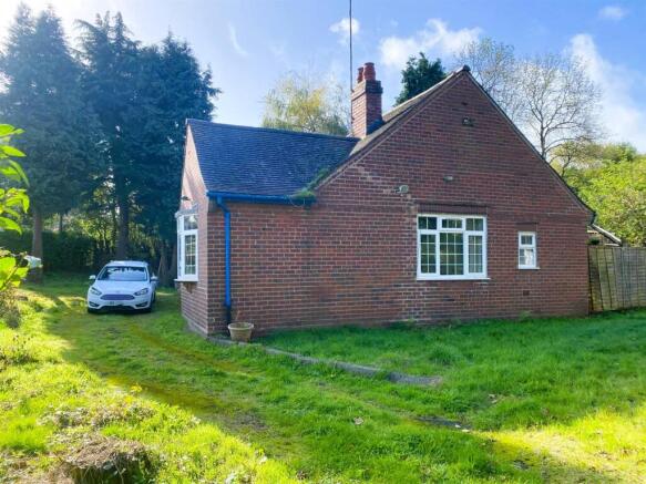 3 bed property, in Saltbrook Road, £280,000