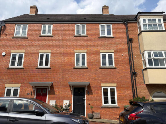 3 bed property, in Hazel Avenue, £290,000