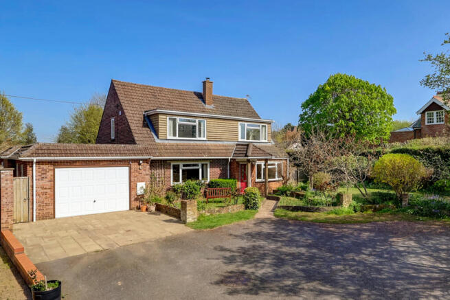 4 bed property, in Nelson Close, £925,000