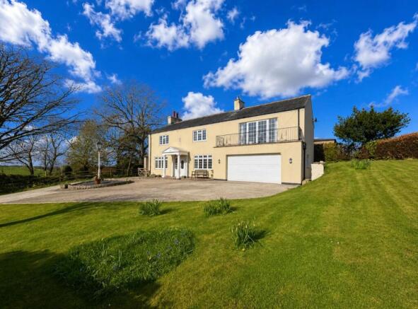 4 bed property, in Ingleby Greenhow, £795,000