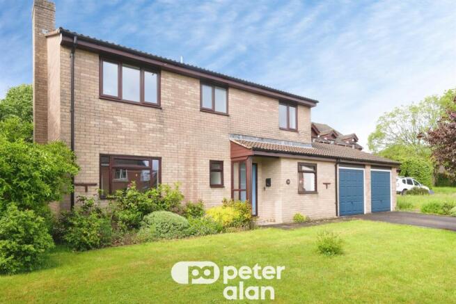 4 bed property, in Wellmeadow, £400,000