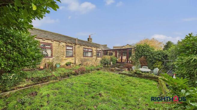 3 bed property, in Pot House Road, £235,000