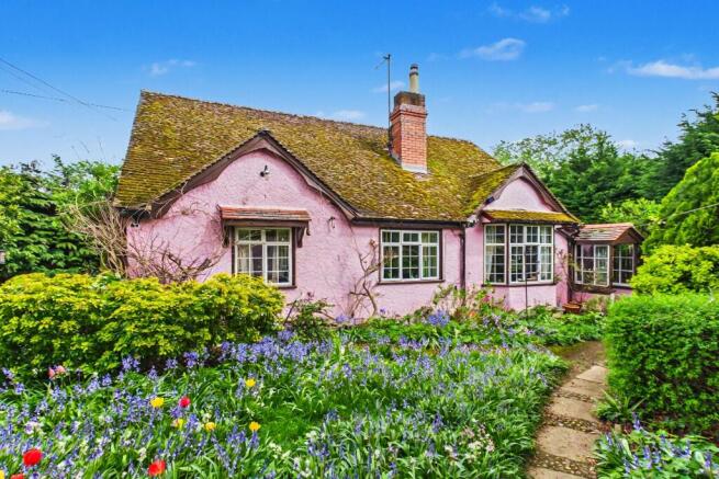 3 bed property, in Benhall Lane, £485,000