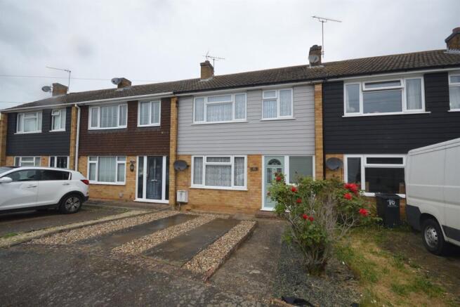 3 bed property, in Lodge Road, £300,000