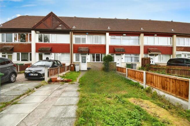 3 bed property, in Cheverton Close, £125,000