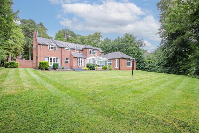 5 bed property, in Bucklow View, £2,495,000