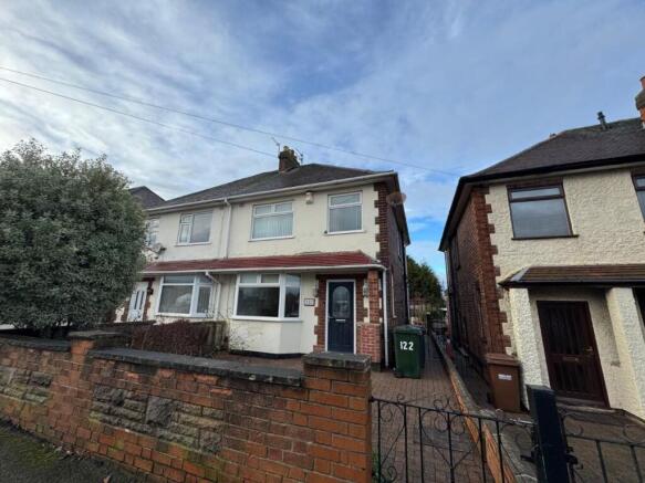 3 bed property, in Southdale Road, £255,000