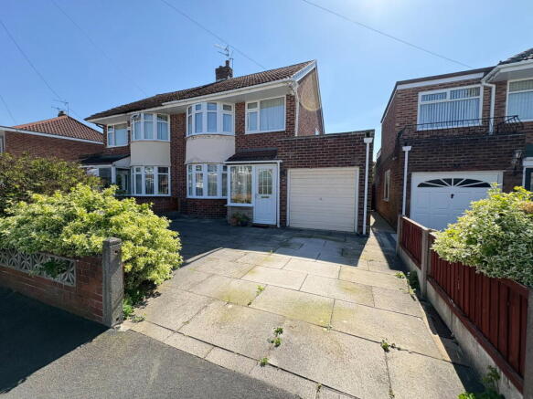 3 bed property, in Penrith Crescent, £250,000