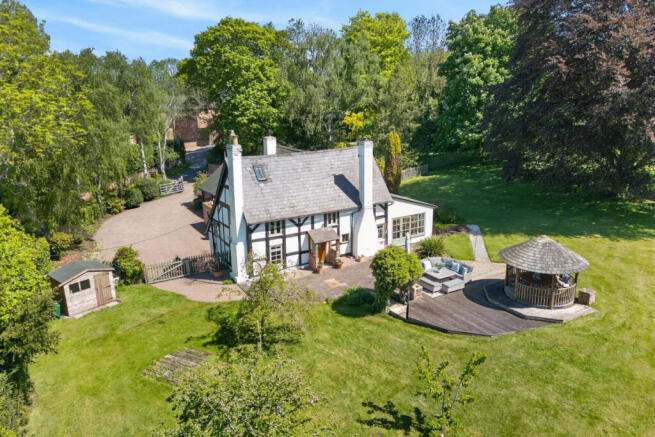4 bed property, in Torton Lane, £1,000,000