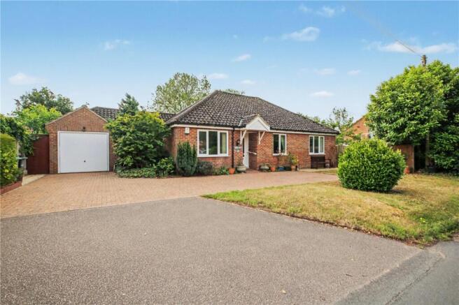 3 bed property, in Cantley Lane, £450,000