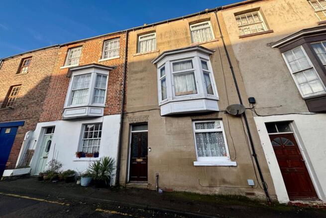 4 bed property, in Aberdeen Place, £130,000